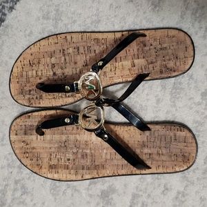 Michael Michael Kors Patent Leather Thong Sandals Sz 9